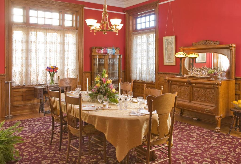 The Carriage House Inn B&B Lynchburg Exterior photo