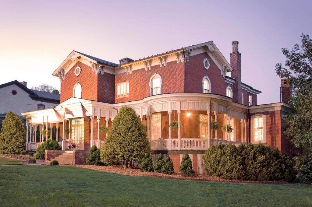 The Carriage House Inn B&B Lynchburg Exterior photo