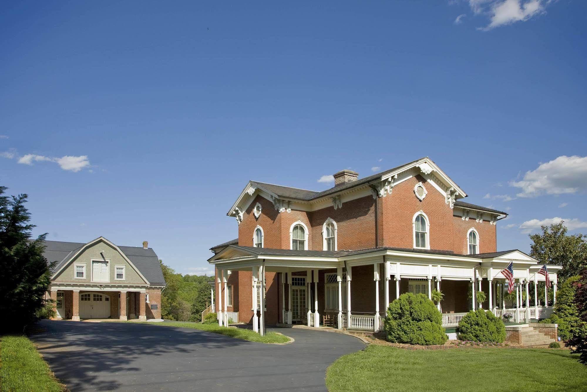 The Carriage House Inn B&B Lynchburg Exterior photo